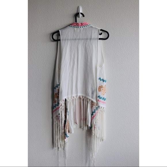 Umgee USA Casual Bohemian Crochet SleevelessKimono - Picture 2 of 5